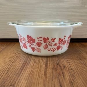 Pink Gooseberry Pyrex Bowl with Glass Lid